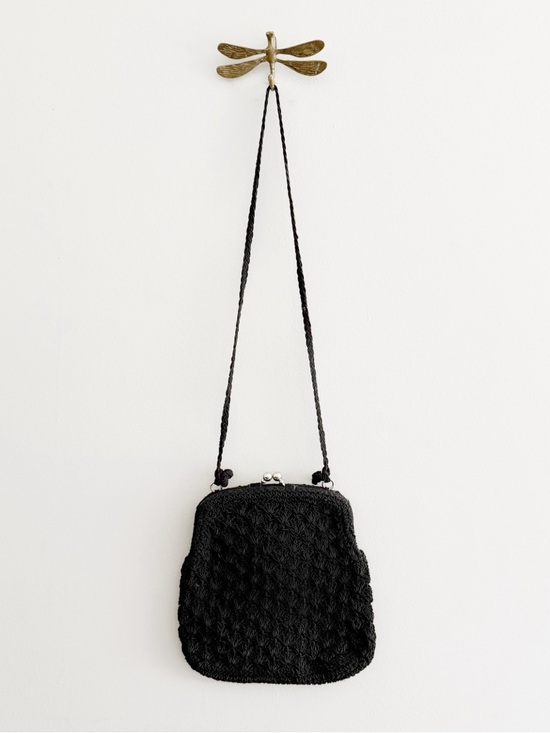 Vintage Handbags - Vintage Black Woven Crochet Kiss-lock Crossbody Bag